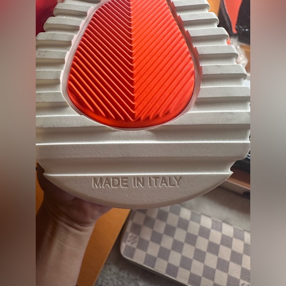 AUTHENTIC LV SNEAKERS UNISEX - Picture 14 of 14